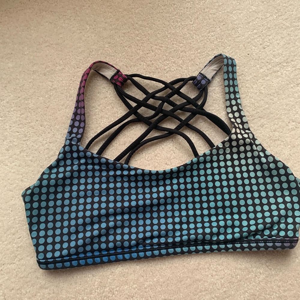 Lululemon Free to Be Bra